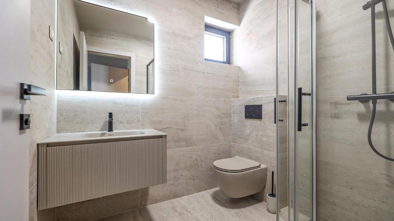 Photo of Bathroom in Preko