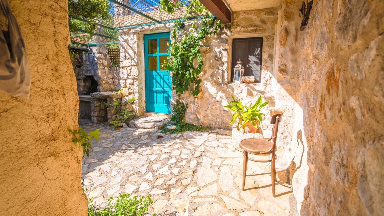 Photo of Patio Balcony in Gabonjin