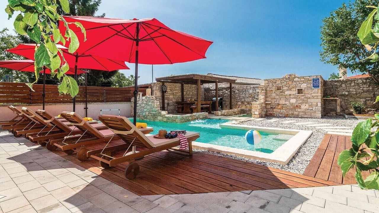 Photo of Outdoor in Peresiji