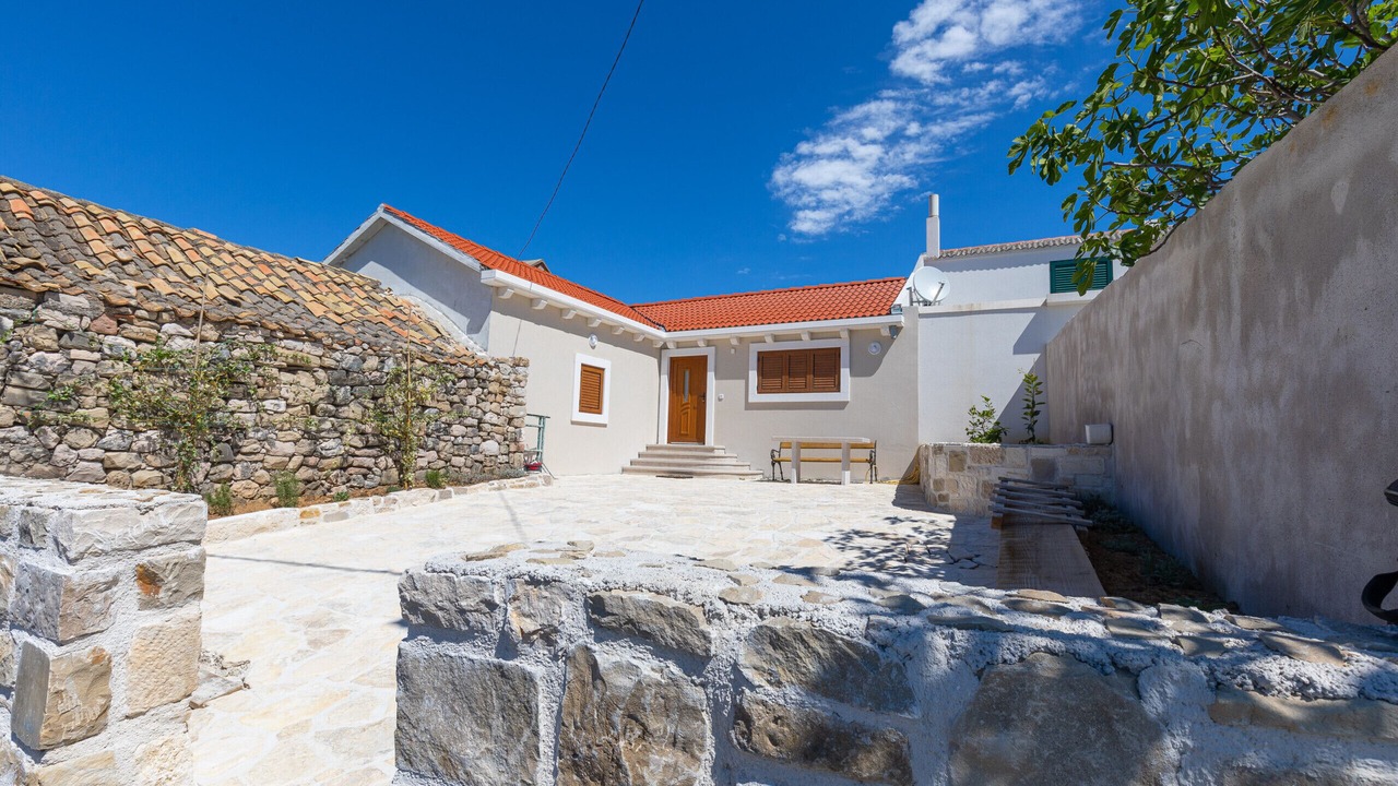 Photo of Outdoor in Rtina