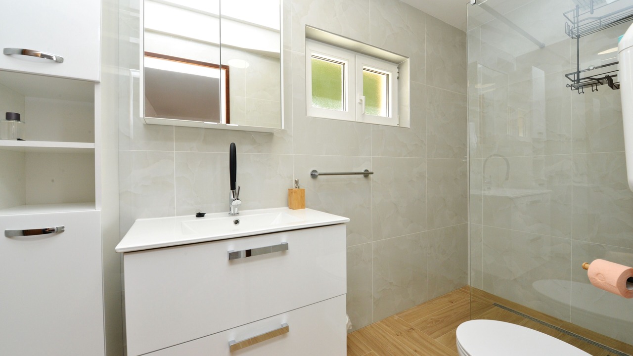 Photo of Bathroom in Cove Basina (Jelsa)