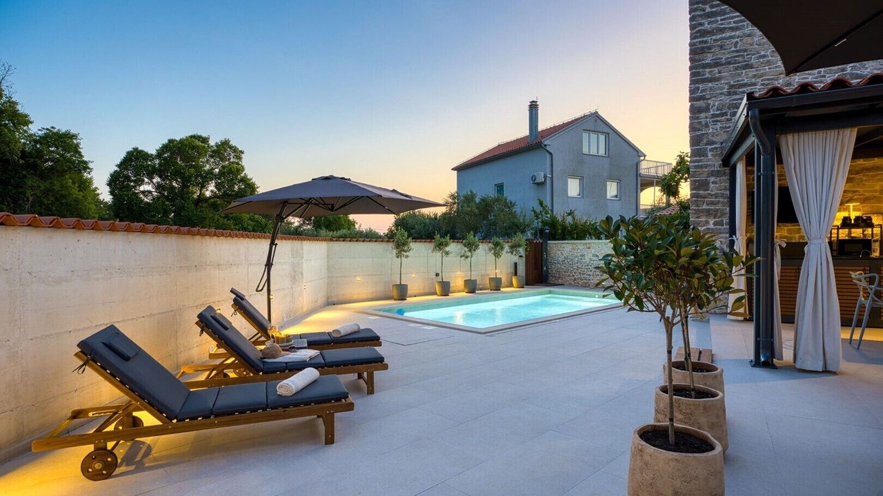 Photo of Patio Balcony in Gajana