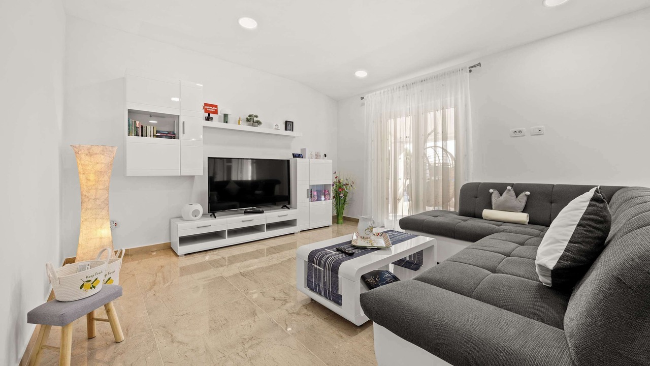 Photo of Livingroom in Orihi