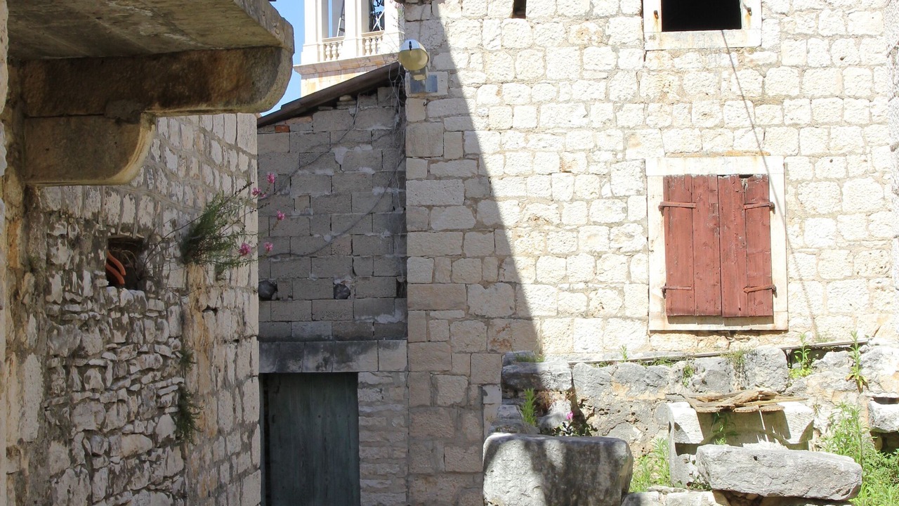 Photo of Outdoor in Sutivan