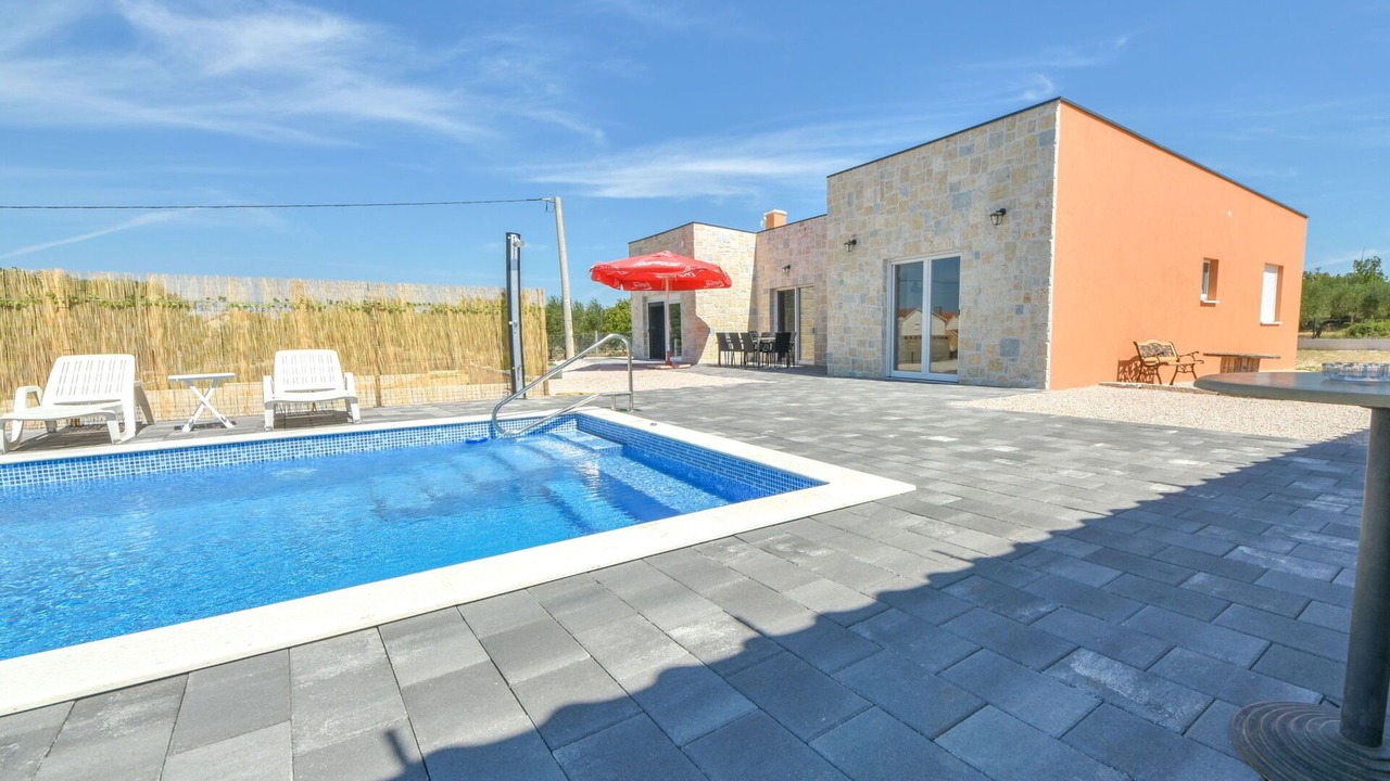 Photo of Outdoor in Korlat
