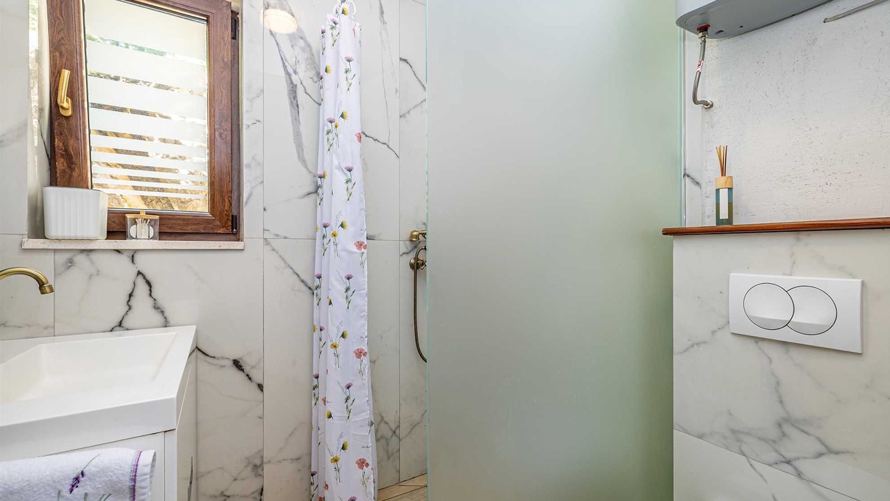 Photo of Bathroom in Omisalj