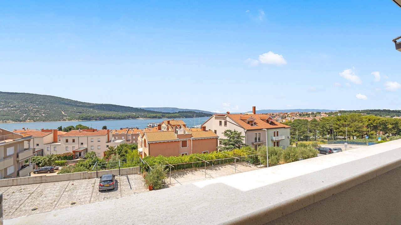Photo of Outdoor in Cres