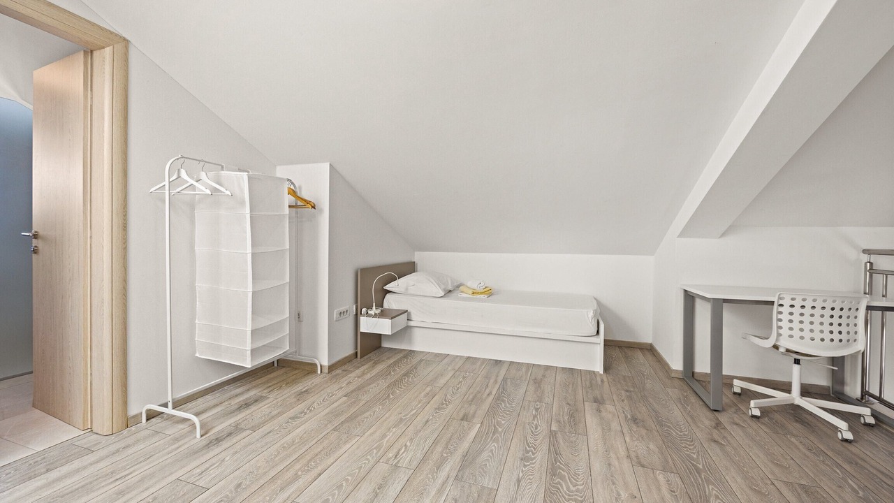 Photo of Bedroom in Cres