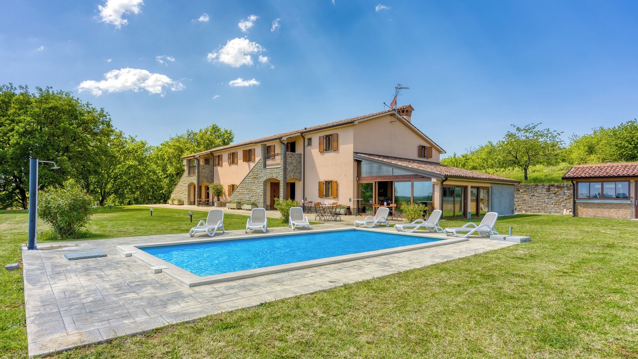 Photo of Outdoor in Gracisce