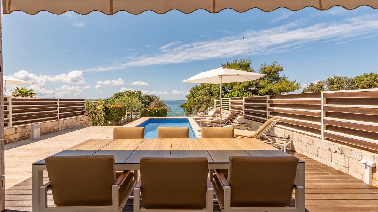 Photo of Outdoor in Petrcane