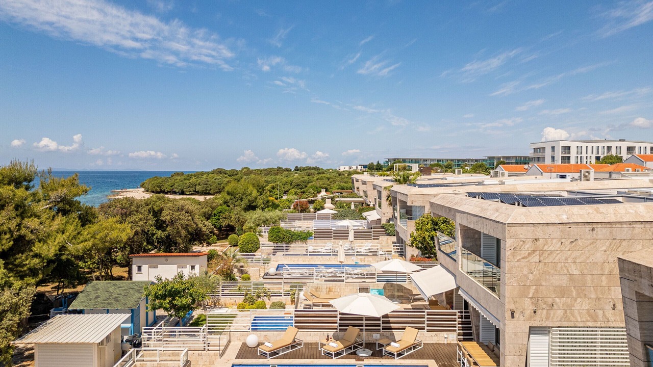 Photo of Outdoor in Petrcane