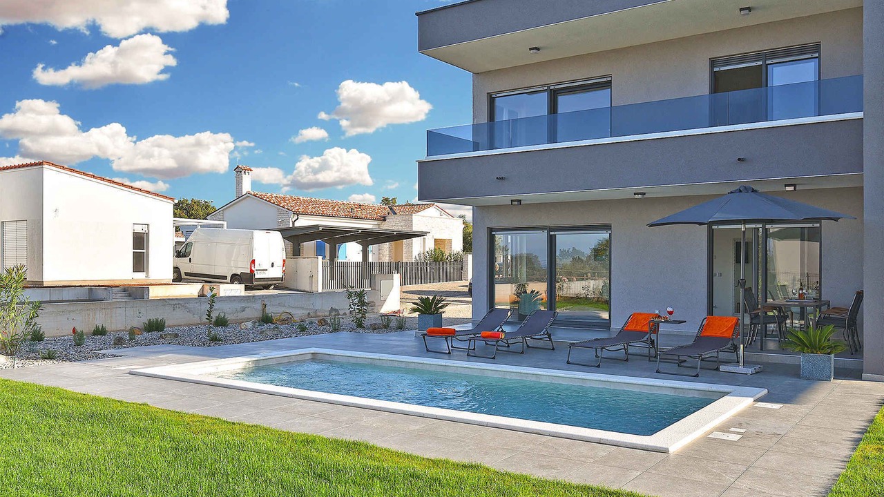 Photo of Outdoor in Peroj