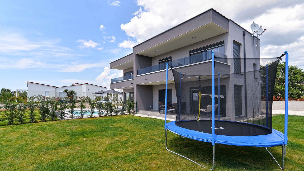 Photo of Outdoor in Peroj