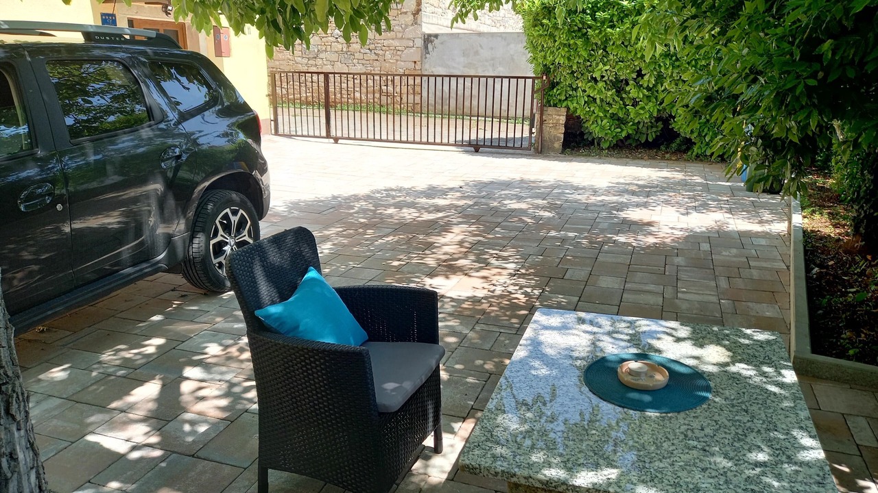 Photo of Patio Balcony in Peruski
