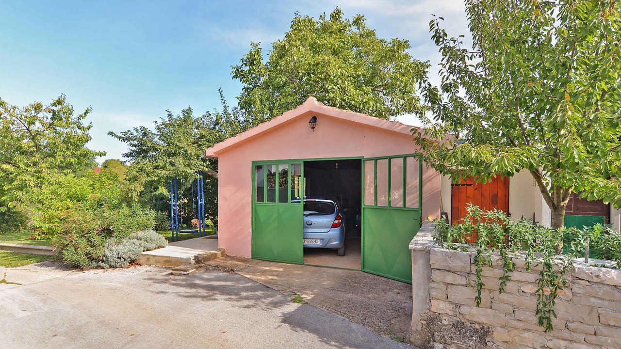Photo of Outdoor in Peresiji