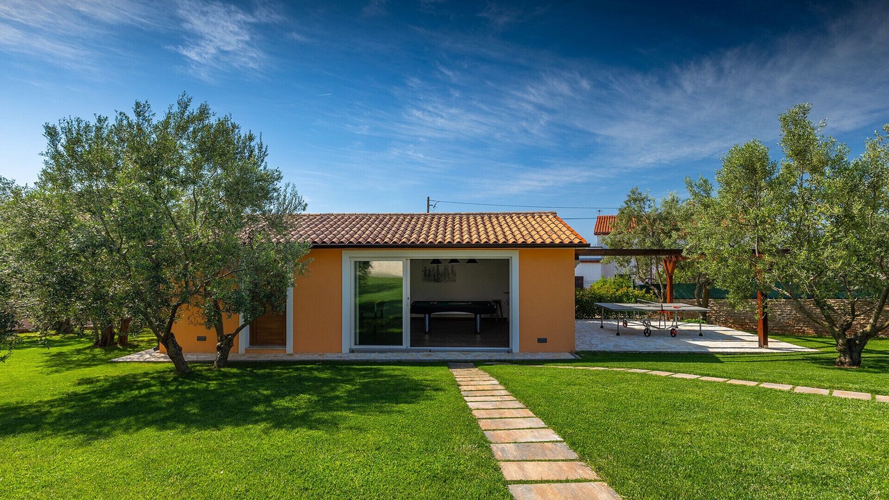 Photo of Patio Balcony in Peruski