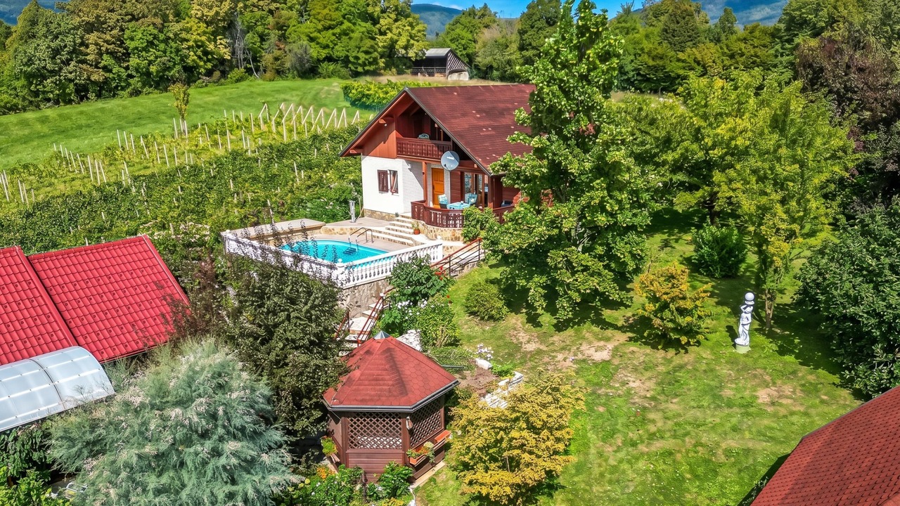 Photo of Outdoor in Semic