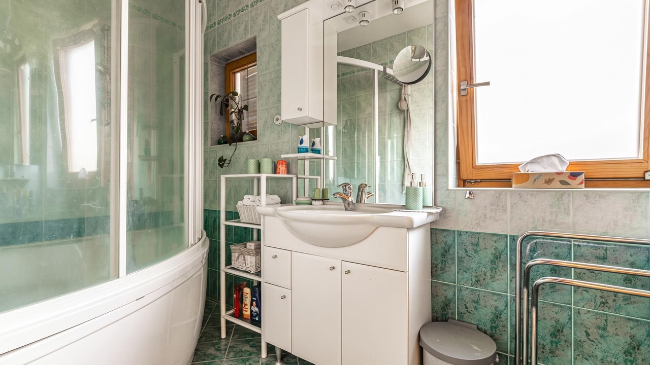 Photo of Bathroom in Semic