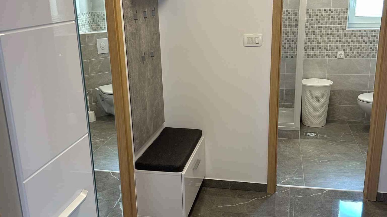 Photo of Bathroom in Porat