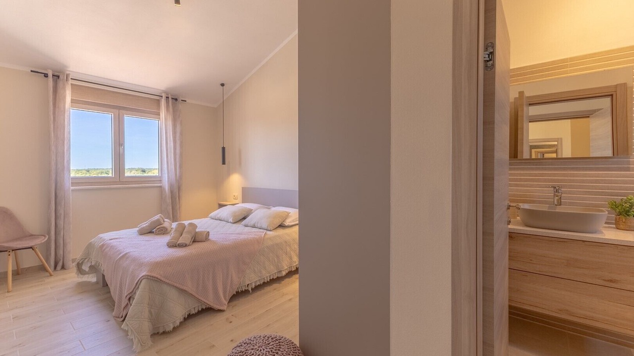 Photo of Bedroom in Loborika