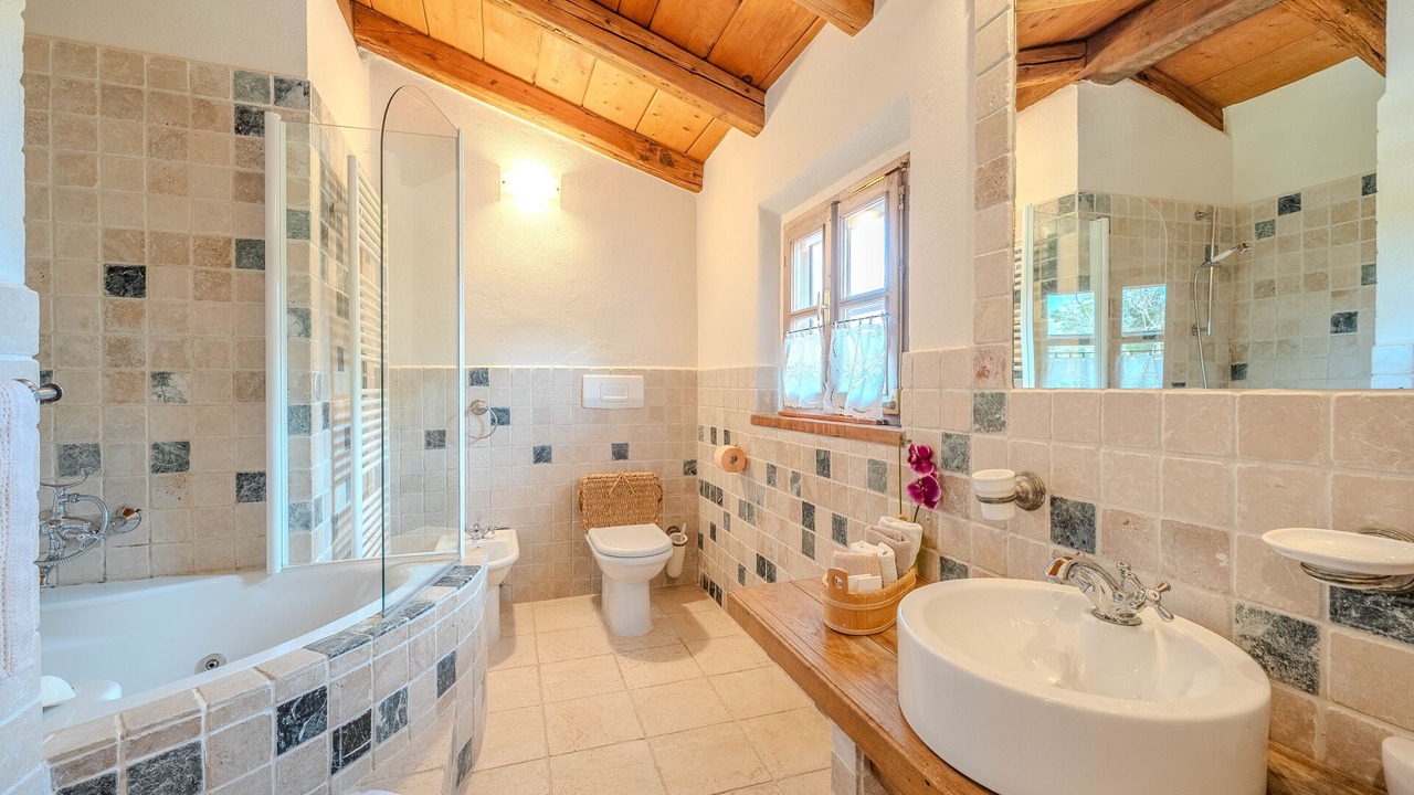 Photo of Bathroom in Sucici