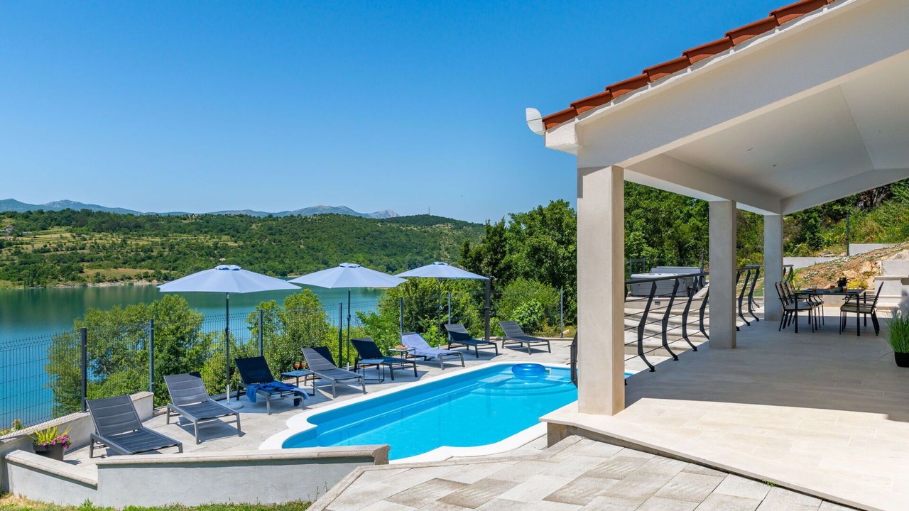 Photo of Outdoor in Garjak