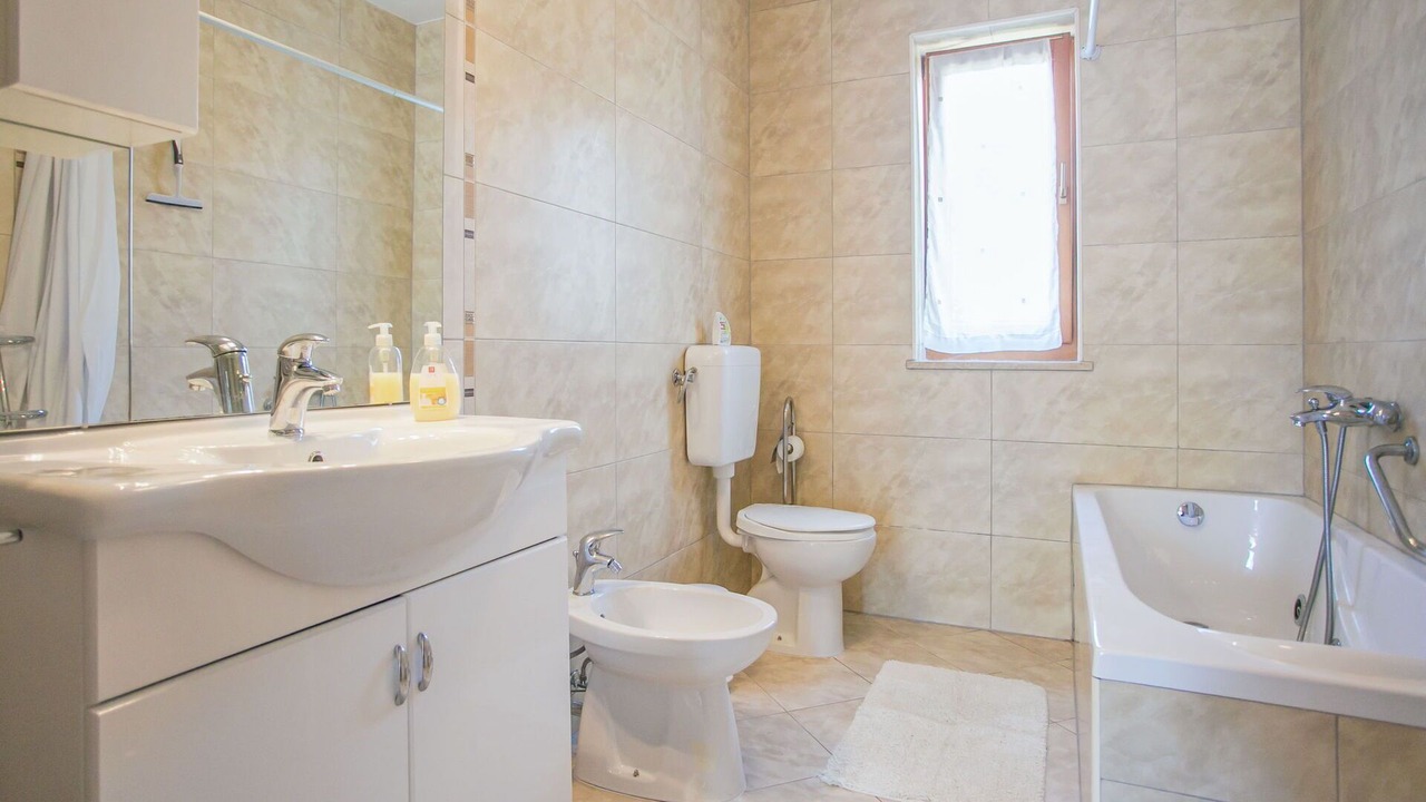 Photo of Bathroom in Buici