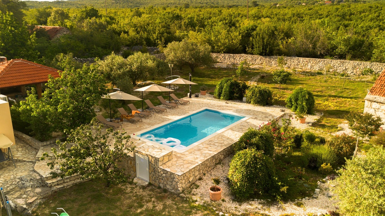 Photo of Outdoor in Unesic