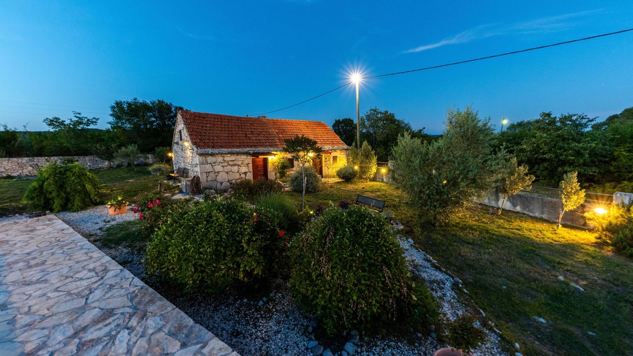 Photo of Outdoor in Unesic