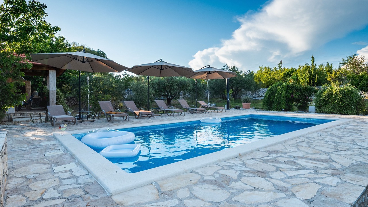 Photo of Outdoor in Unesic