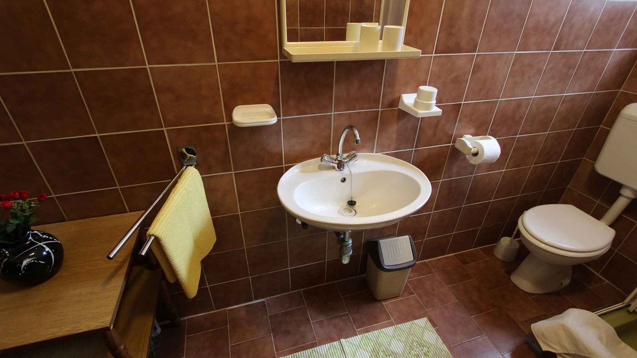 Photo of Bathroom in Porat