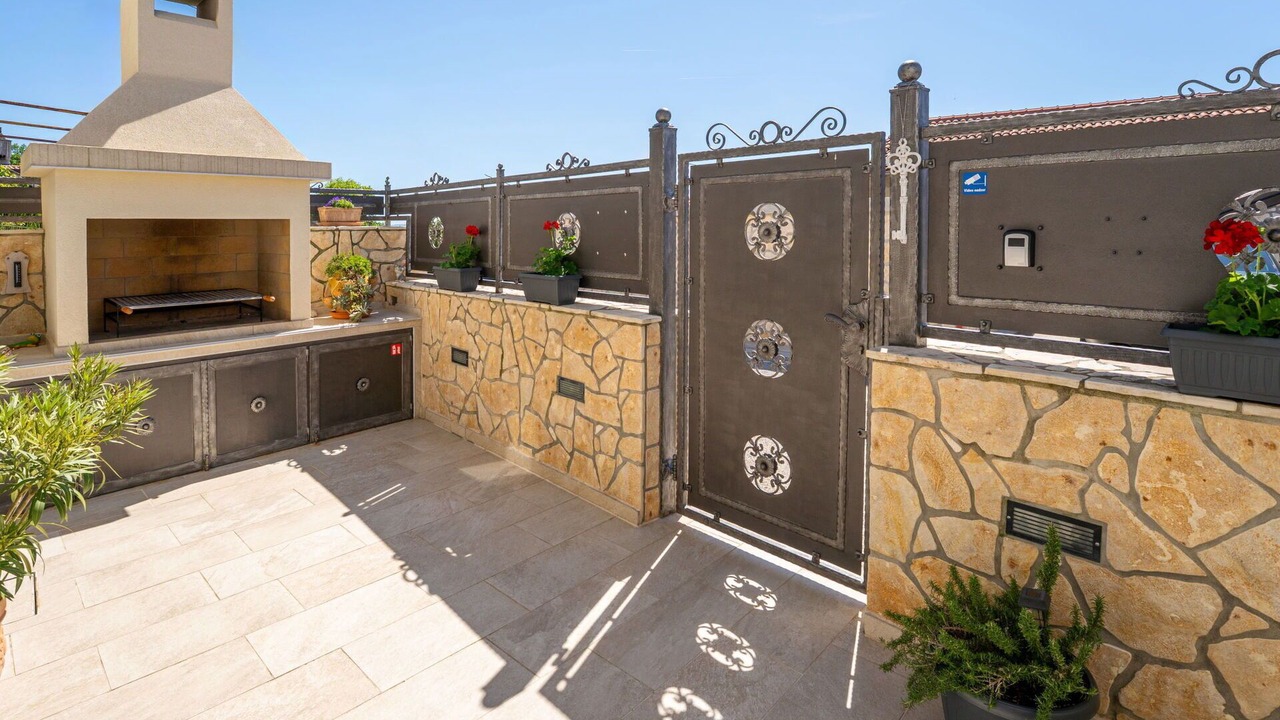 Photo of Patio Balcony in Smrika