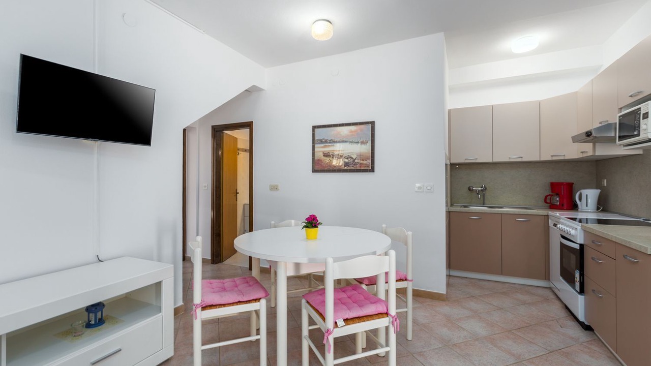 Photo of Kitchen in Mali Maj