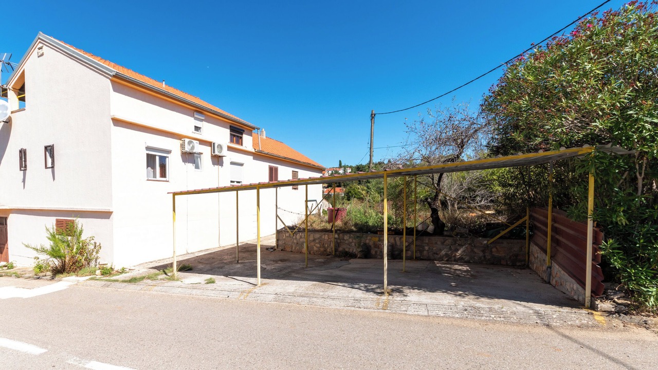 Photo of Outdoor in Luka
