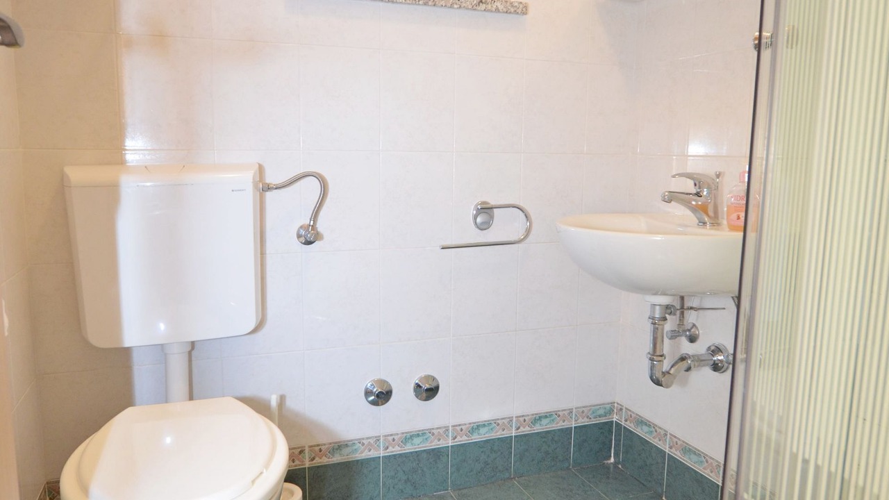 Photo of Bathroom in Cres