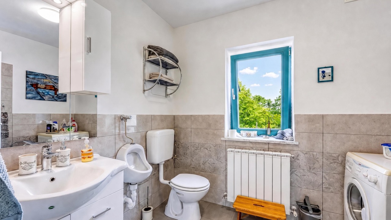 Photo of Bathroom in Kras