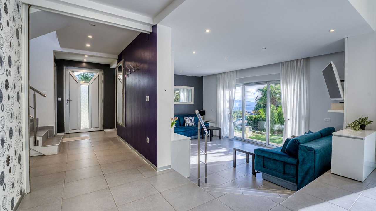 Photo of Livingroom in Sarsoni