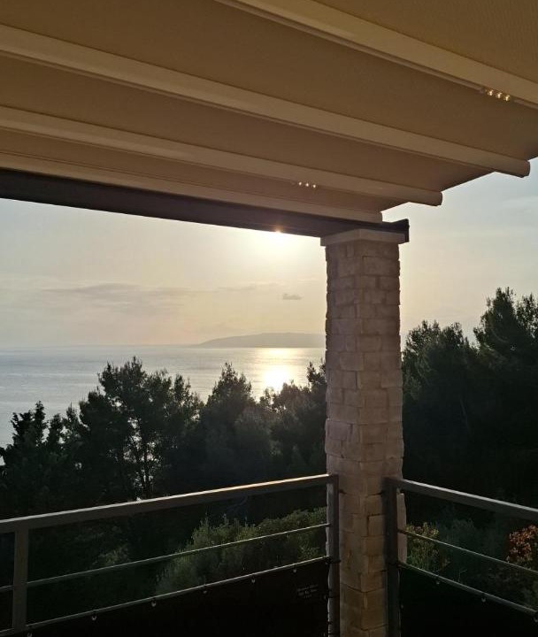 Photo of Others in Cres