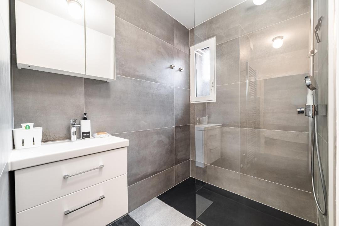 Photo of Bathroom in Siska District
