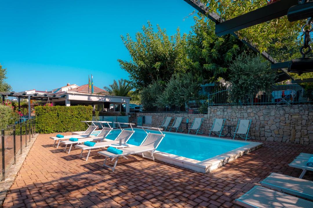 Photo of Others in Rtina