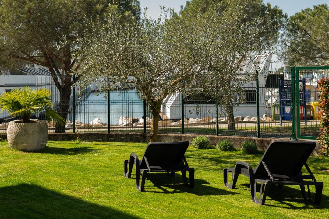 Photo of Others in Seca