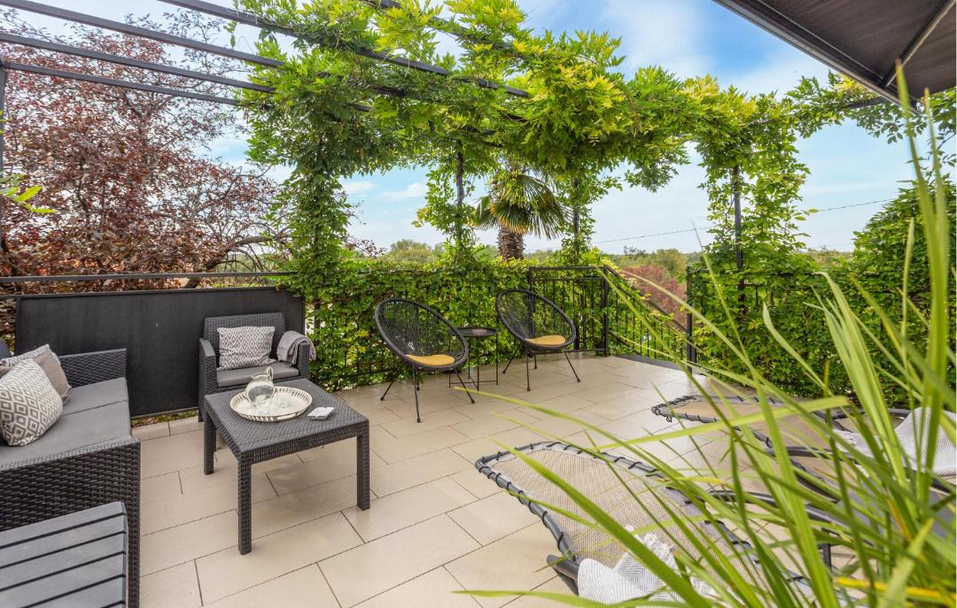 Photo of Patio Balcony in Zbandaj