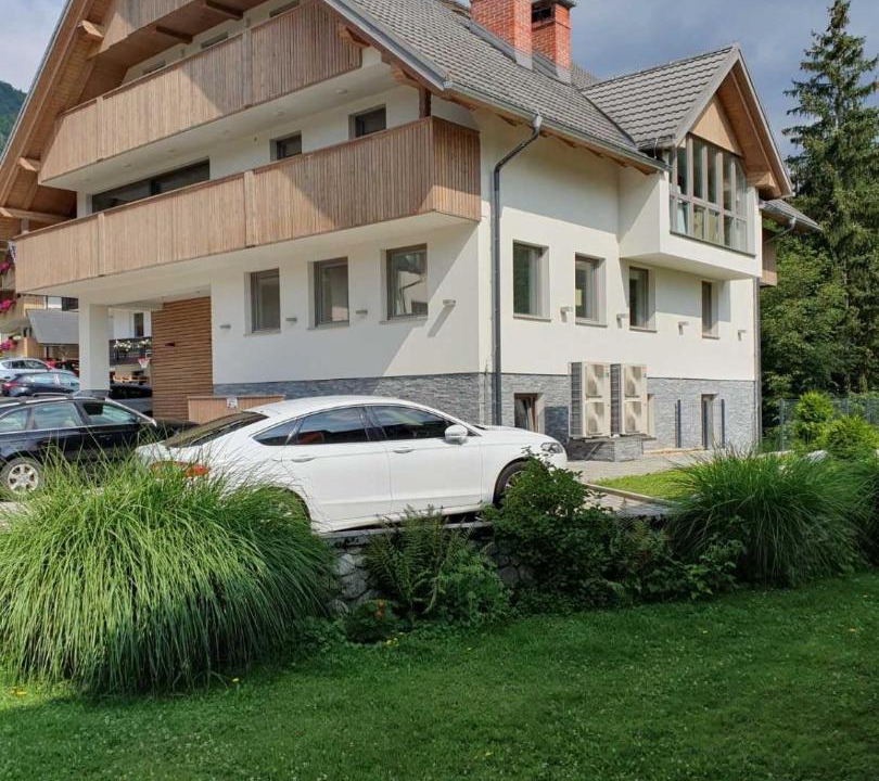 Photo of Buildings in Studor