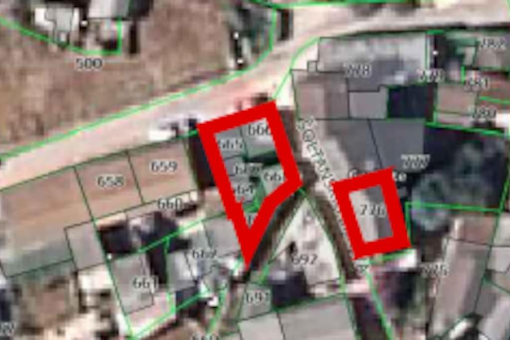 Photo of Buildings in Grohote