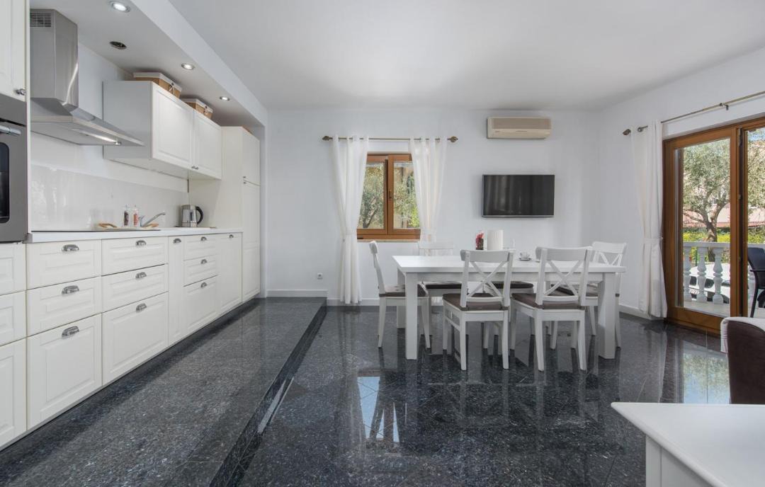 Photo of Kitchen in Zambratija