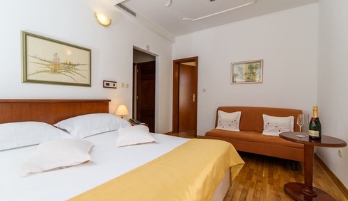 Superior Double Room, City View