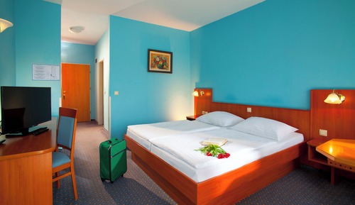 Comfort Double or Twin Room, Pool View