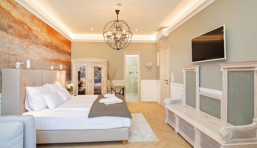 Double Room (Luxury Suite 1st Floor)