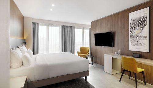 Standard Room, 1 King Bed