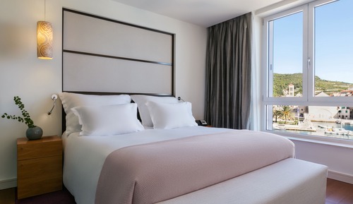 Suite, Sea View